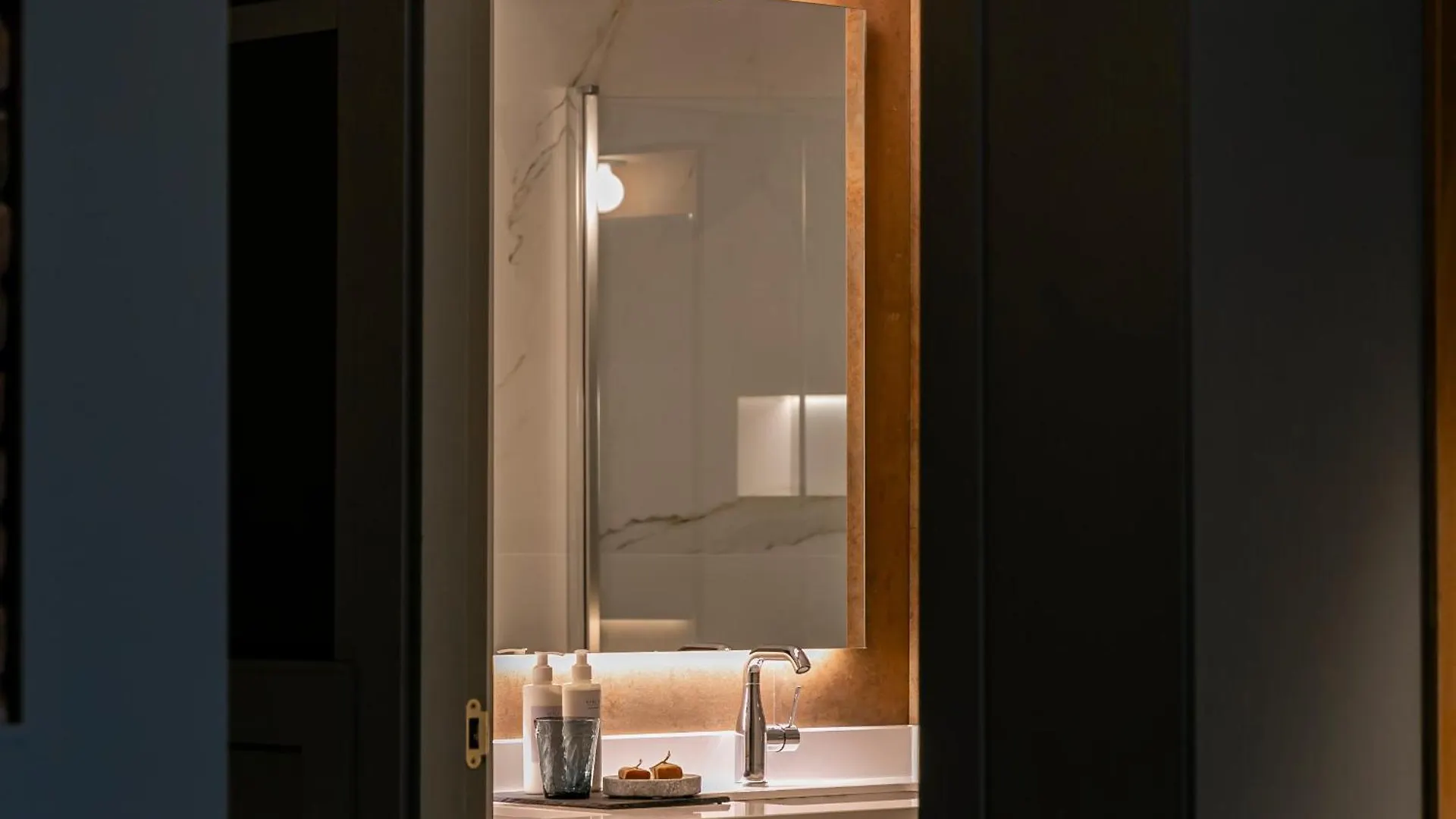 Hotel La Pau 4 Sup Барселона