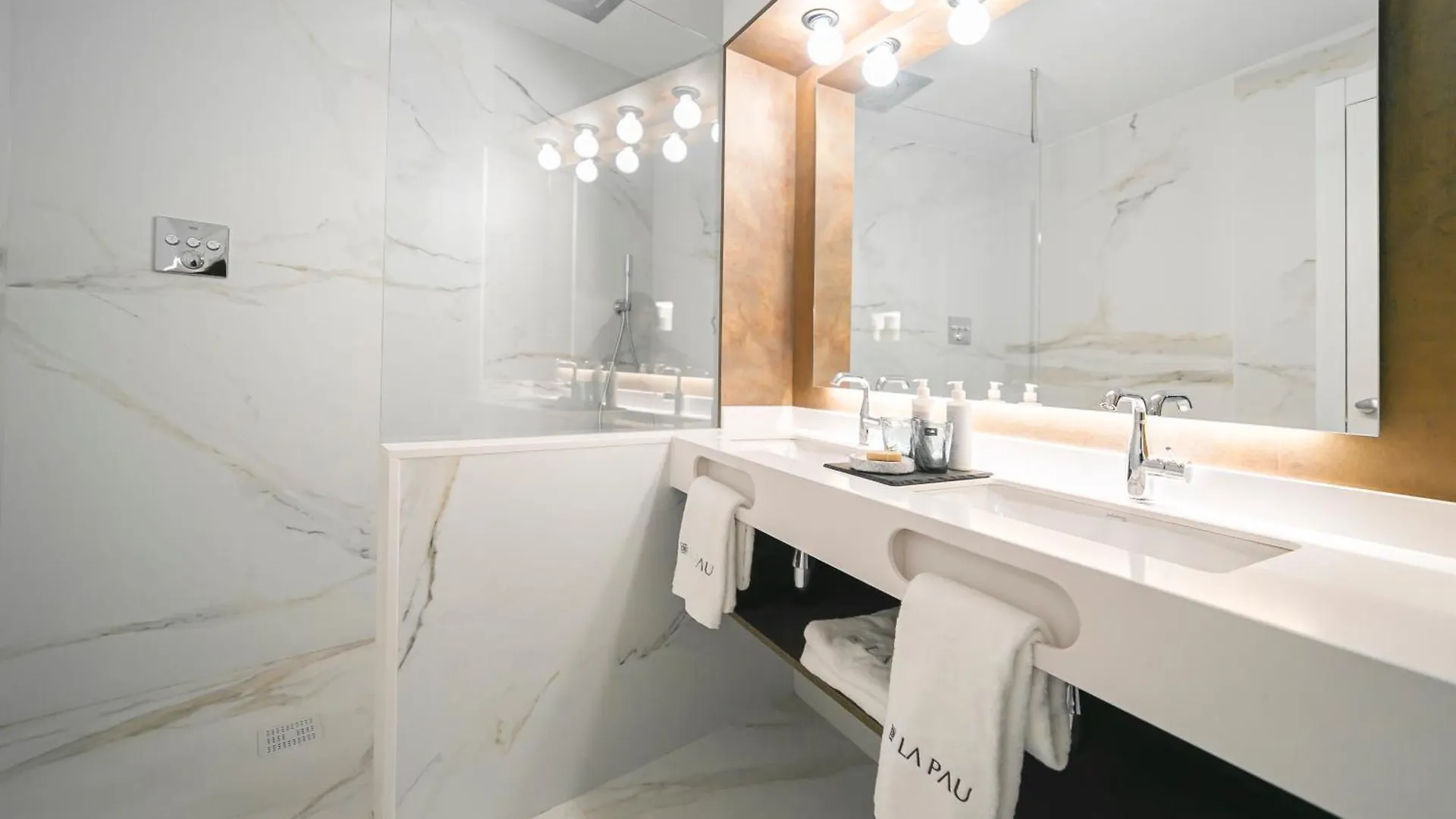 Hotel La Pau 4 Sup Барселона