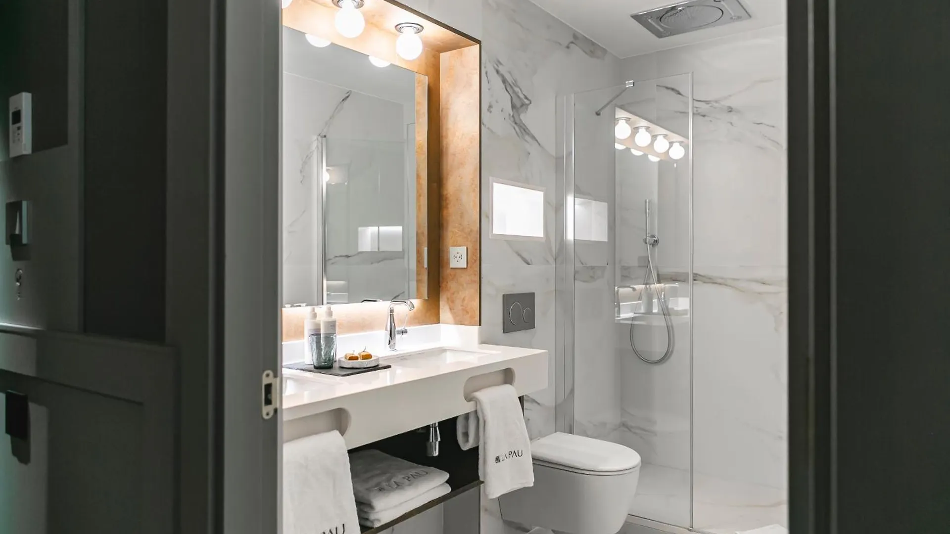 Hotel La Pau 4 Sup Барселона 4*,